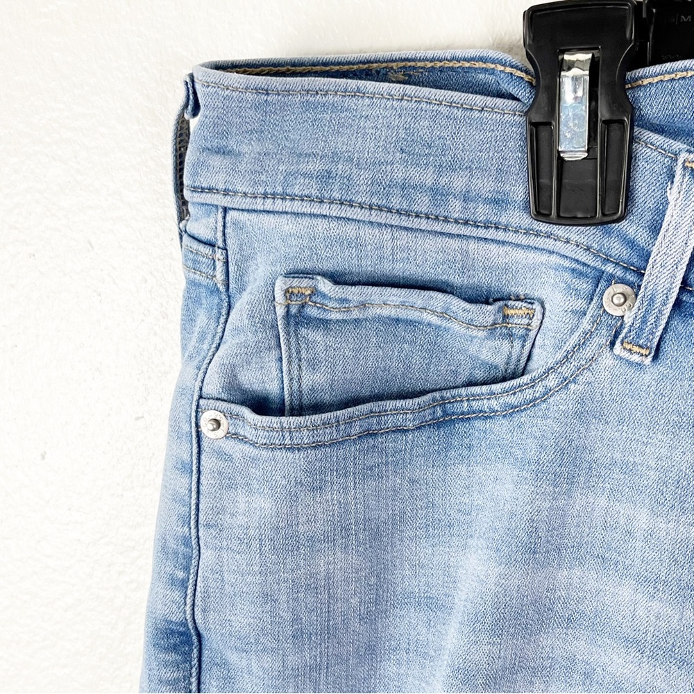 LEVI’S Light Wash Classic Straight High Rise Jeans, Size 22W - Picture 8 of 11